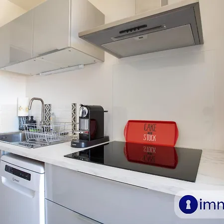 Air-conditioned With Park And Swimming Pool A Apartman *