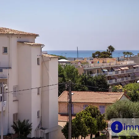 Apartment Air-conditioned With Park And Swimming Pool A *