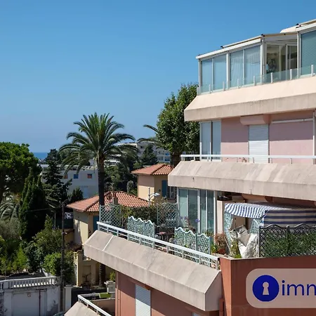 Apartment Air-conditioned With Park And Swimming Pool A *
